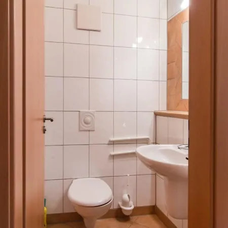 Leni Apartment *